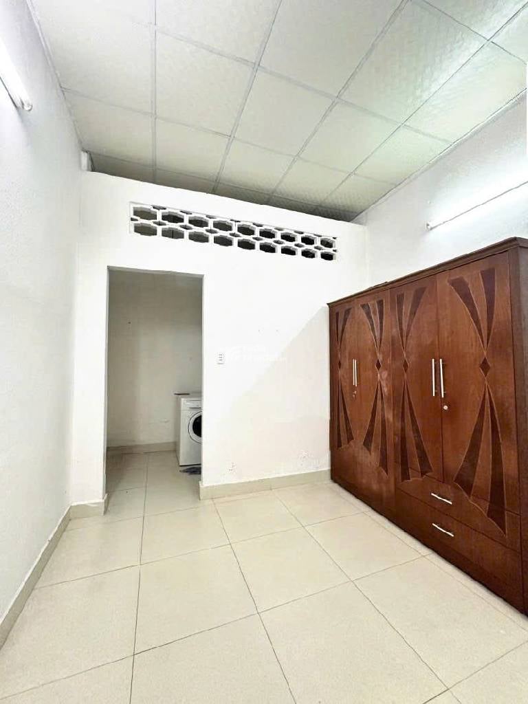 KHU SÂN BAY, NGUYỄN TRỌNG TUYỂN, TÂN BÌNH, 31M2 CÓ KC Ở NGAY. GIẢM 550TR CHỈ CÒN 5.1T TL 