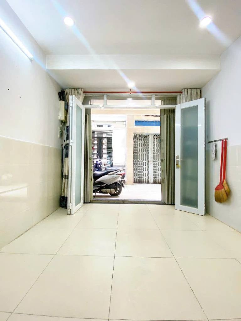 KHU SÂN BAY, NGUYỄN TRỌNG TUYỂN, TÂN BÌNH, 31M2 CÓ KC Ở NGAY. GIẢM 550TR CHỈ CÒN 5.1T TL 