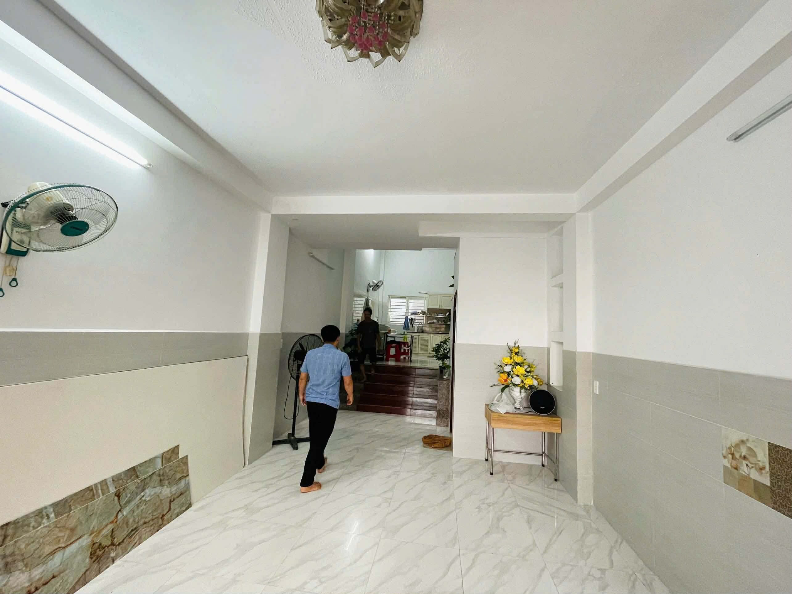  NHÀ 3 TẦNG 2 MẶT TIỀN TRƯỚC SAU, KINH DOANH -TRUNG MỸ TÂY 03 – XE TẢI THÔNG TỚI NHÀ