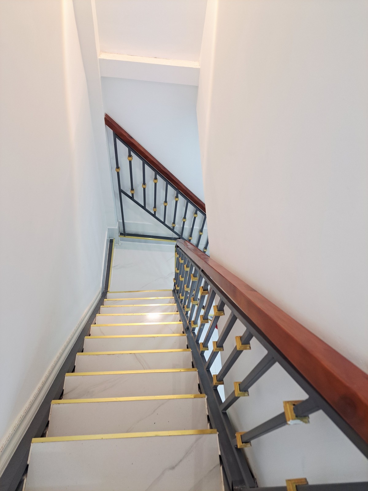 NHÀ ĐẸP NGAY CHỢ BÌNH LONG GIÁP NGUYỄN SƠN, TÂN PHÚ CHỈ 3.15 TỶ