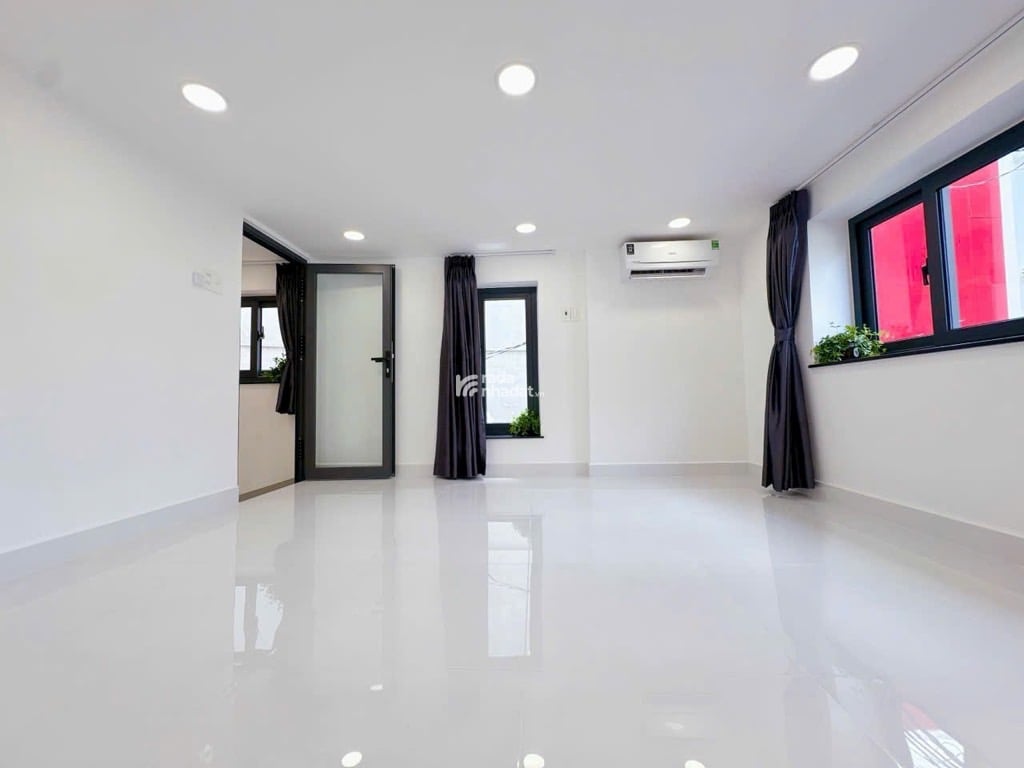 Bán nhà mặt tiền Cô Giang, P2 Phú Nhuận, nhà mới đẹp ở ngay.