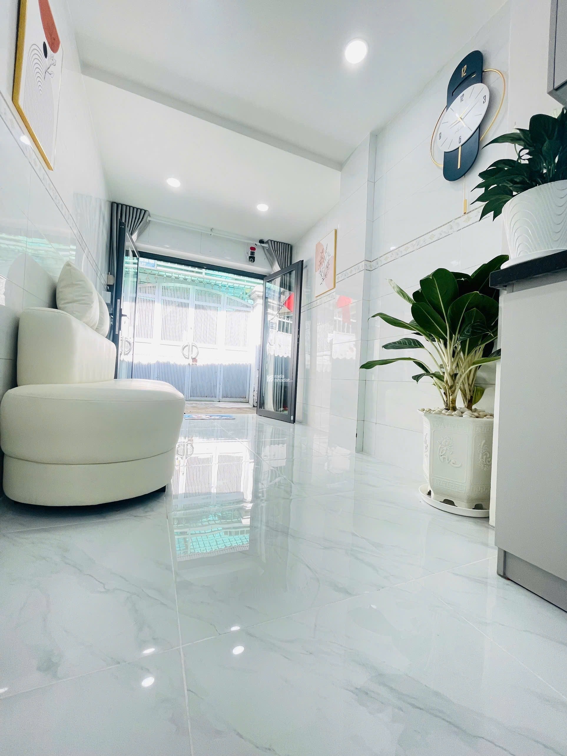 CHỈ HƠN 2 TỶ SỞ HỮU HỘ KHẨU SÀI GÒN-BÁN NHÀ đối diện Trường ĐH Văn Lang-Phan Văn Trị 