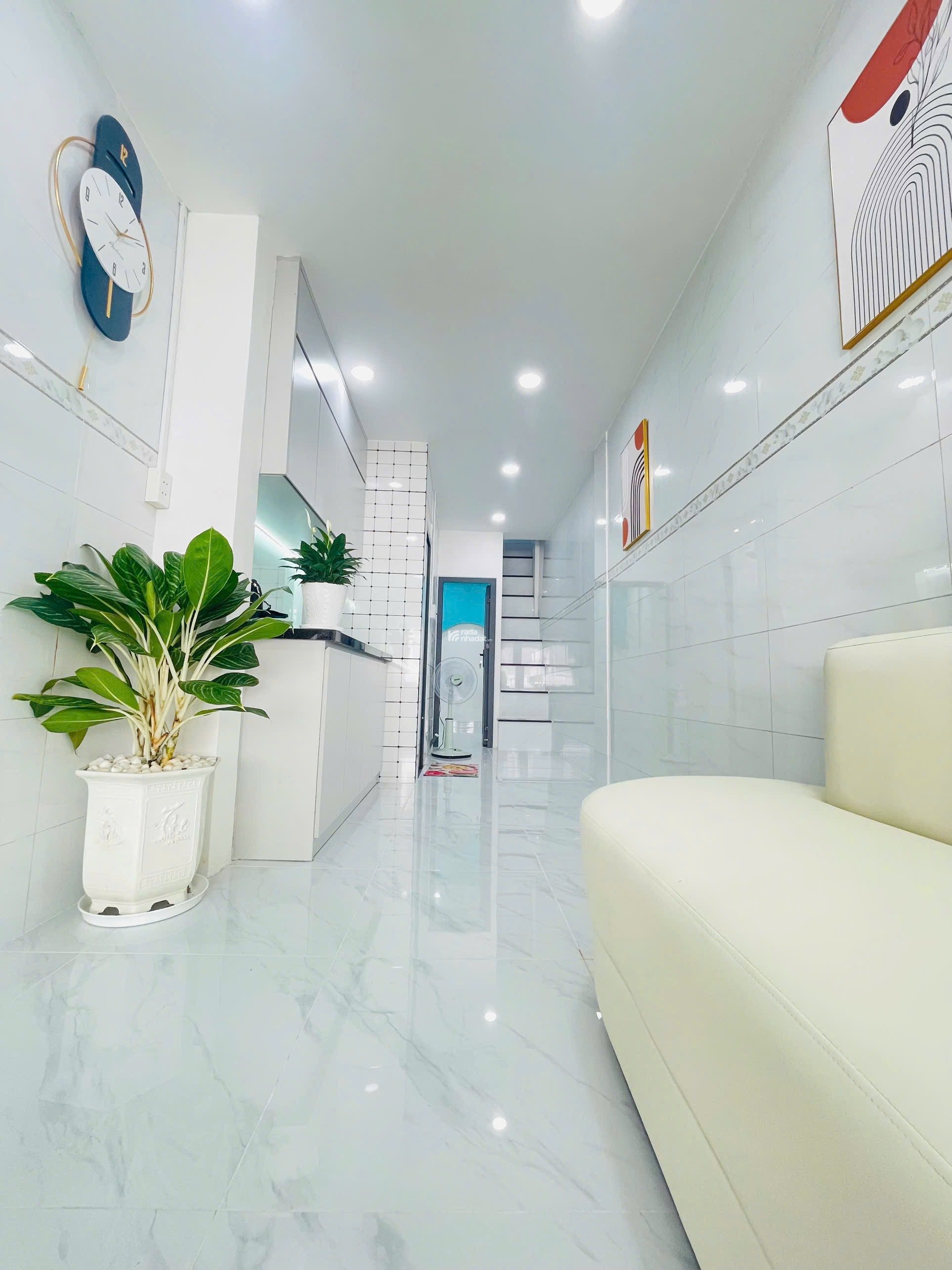 CHỈ HƠN 2 TỶ SỞ HỮU HỘ KHẨU SÀI GÒN-BÁN NHÀ đối diện Trường ĐH Văn Lang-Phan Văn Trị 