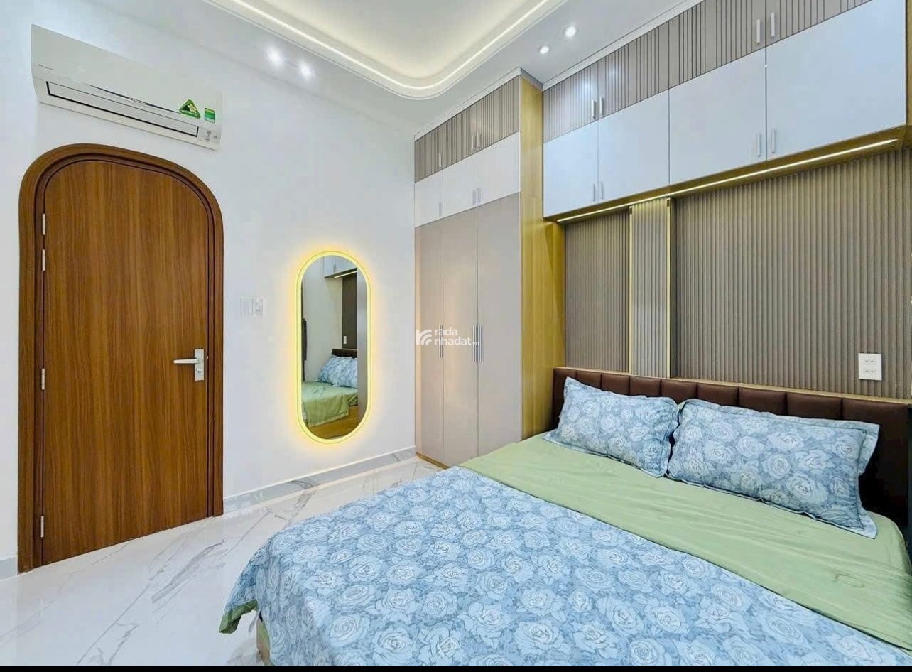 Cần tiền bán nhà Đường Lê Quang Định Bình Thạnh 70m2 Giá 3ty120 lh Vân