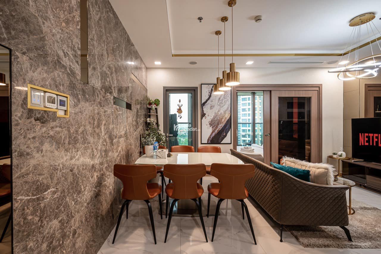 Cho thuê CHCC Terra Royal, Quận 3, DT: 72m2, 2PN, 2WC, giá: 17 tr. LH: 0773 694 ***. (Nhà mới đẹp)