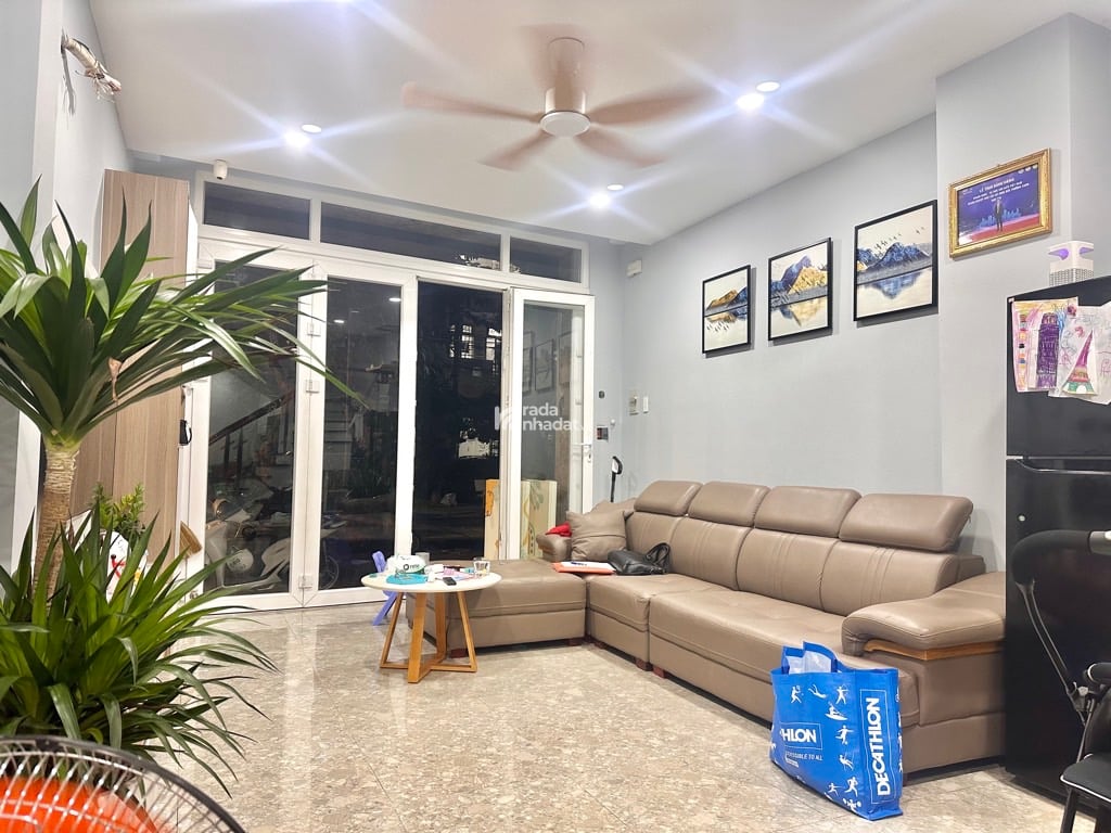 NHÀ ĐẸP Ở NGAY, 4 TẦNG VIEW CÔNG VIÊN GẦN ĐH CẢNH SÁT, 4X13,5 NHỈNH 8 TỶ.