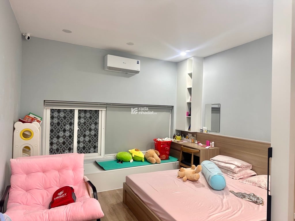 NHÀ ĐẸP Ở NGAY, 4 TẦNG VIEW CÔNG VIÊN GẦN ĐH CẢNH SÁT, 4X13,5 NHỈNH 8 TỶ.