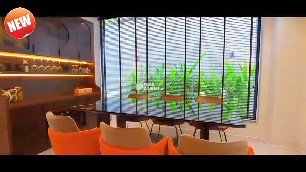 Bán biệt thự khu bộ công an Q7 - DT khủng 160m2 ngang 9m - nhà đẹp vào ở ngay - giá hơn 100tr/m2