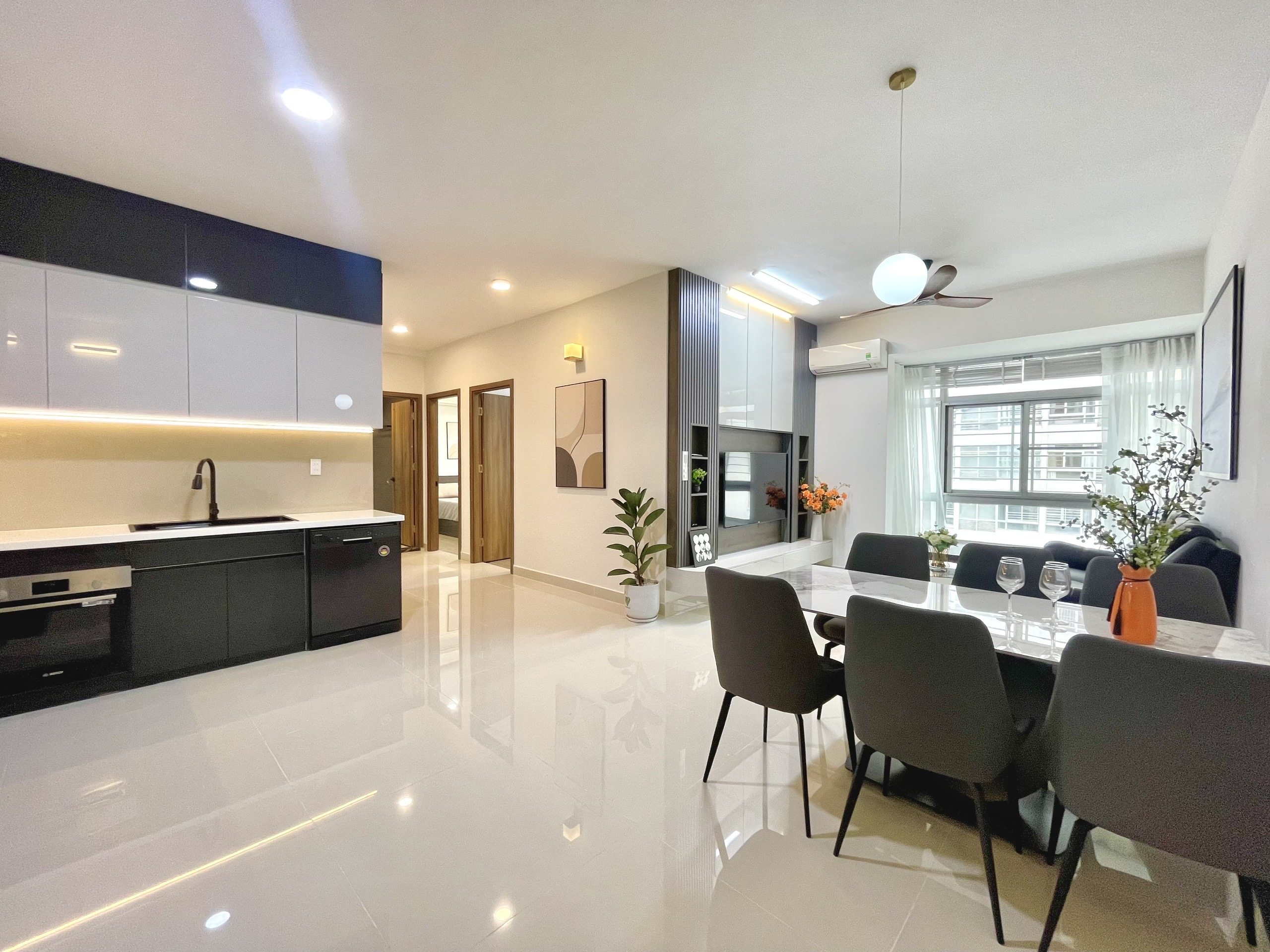 Bán nhanh căn hộ hộ sky garden 2, PMH ,Q7, dt 88m2, tk 3PN nhà mới đẹp, giá chỉ 6,7 tỷ