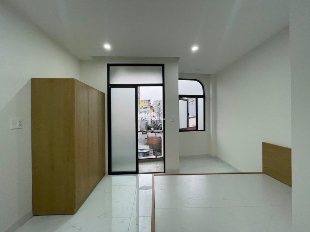 NHÀ ĐẸP NGAY VÒNG XOAY LÊ ĐẠI HÀNH-QUẬN 11- HẺM XE HƠI - 51M2 - 4 TẦNG-THÔNG TỨ TUNG - NỘI THẤT XỊN