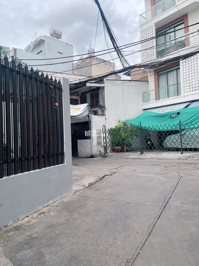 NHÀ ĐẸP NGAY VÒNG XOAY LÊ ĐẠI HÀNH-QUẬN 11- HẺM XE HƠI - 51M2 - 4 TẦNG-THÔNG TỨ TUNG - NỘI THẤT XỊN