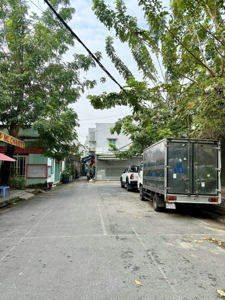 GẦN KCN TÂN BÌNH, HẺM XE HƠI TÂY THẠNH, TÂN PHÚ, 45M2 NGANG HIẾM CÓ. GIẢM 550TR CHỈ 5.3T TL TỐT