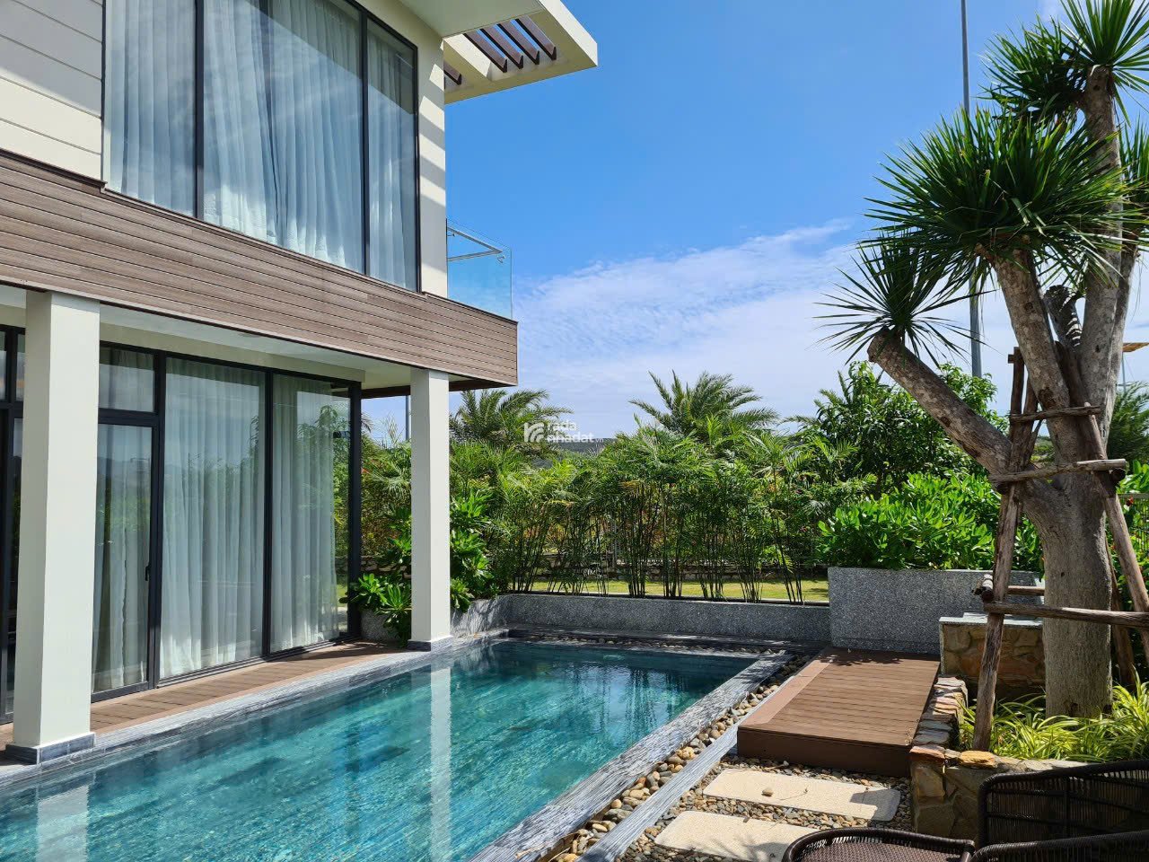 Bán biệt thự Carraworld CR lô góc 453,8m 2 tầng, liền kề sân bay, casino - SHR lâu dài giá 24ty5