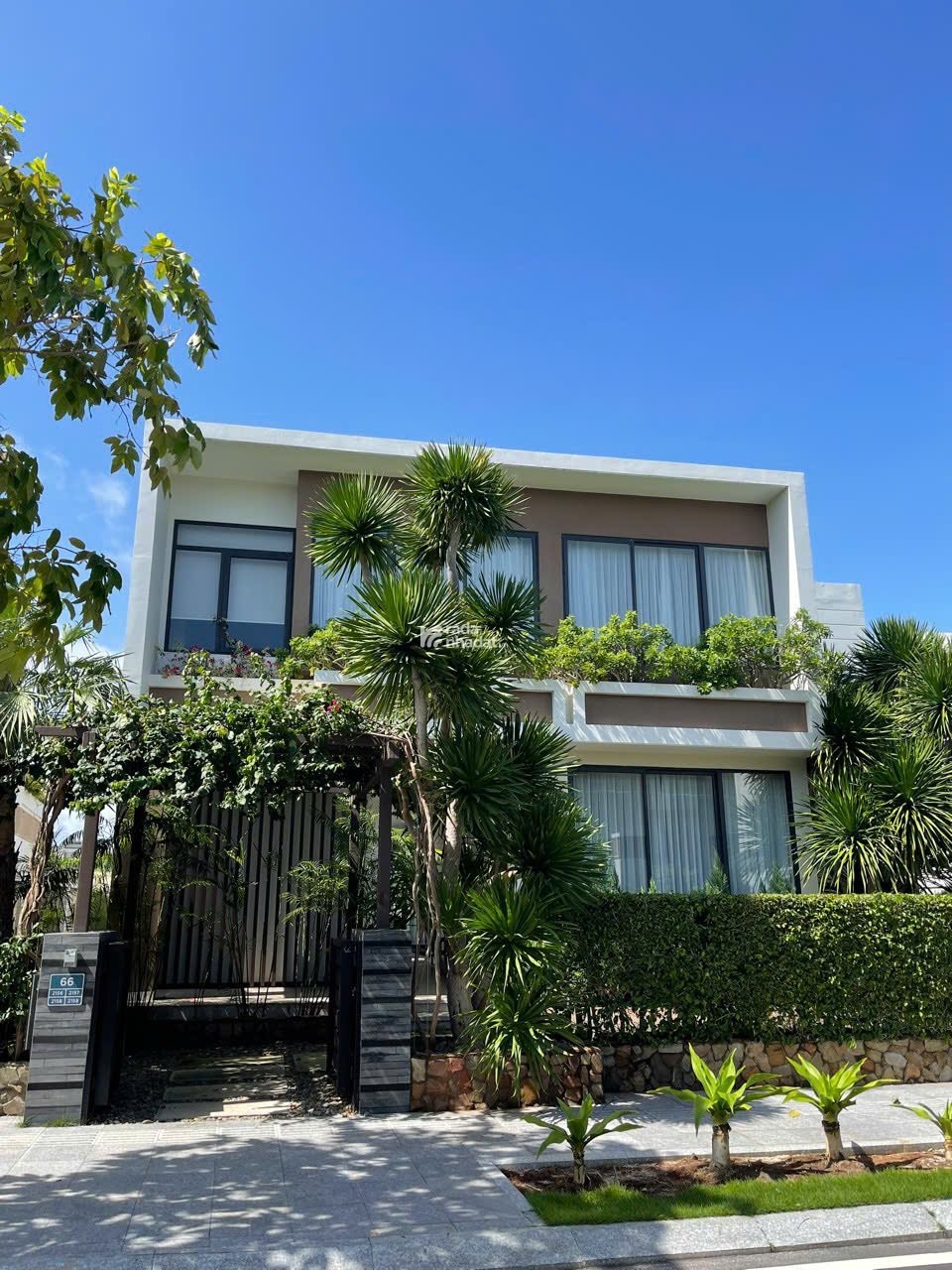 Bán biệt thự Carraworld CR lô góc 453,8m 2 tầng, liền kề sân bay, casino - SHR lâu dài giá 24ty5