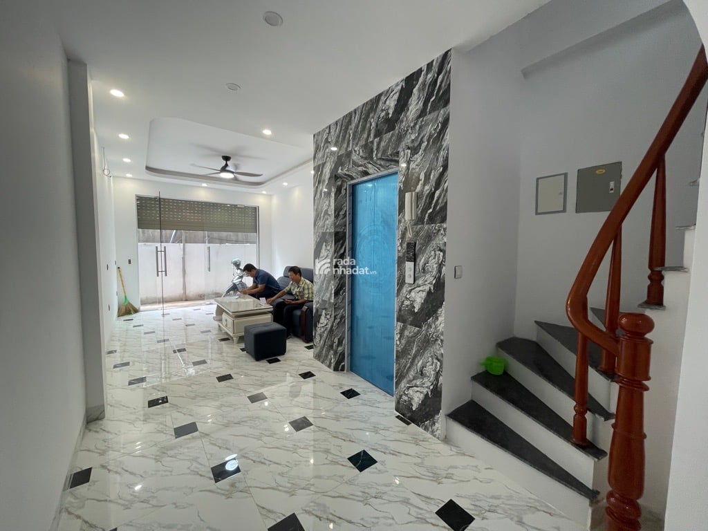 HOT TẠI QUẬN HAI BÀ TRƯNG - LÔ GÓC THOÁNG- GẦN Ô TÔ - THANG MÁY -35M2-NHÀ HƠN 8 TỶ 