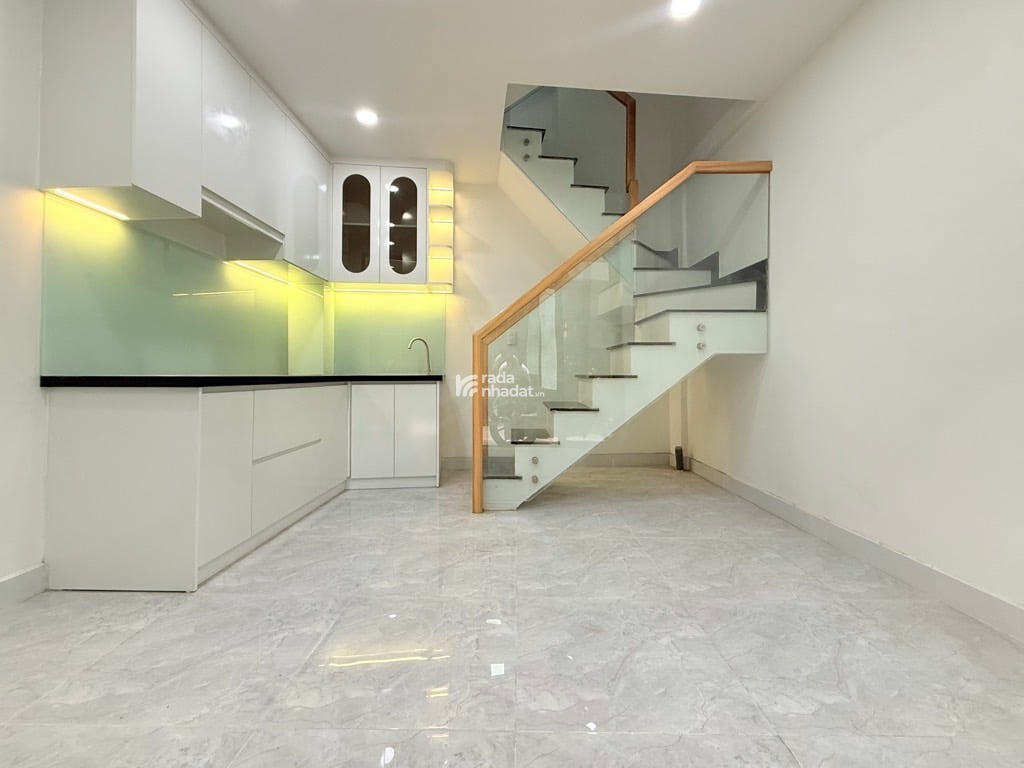 SIÊU PHẨM, SÁT HXH ĐINH BỘ LĨNH, BÌNH THẠNH, MỚI Ở NGAY. GIẢM 650TR CHỈ CÒN 2.7T TL 