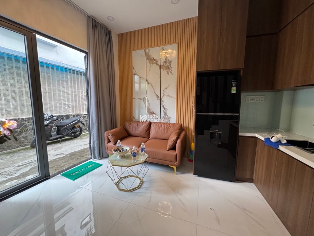 HẺM XE HƠI SÁT VÁCH. HOÀNG HOA THÁM, PHÚ NHUẬN, 3 TẦNG MỚI Ở NGAY. GIẢM 750TR CHỈ 4T TL 