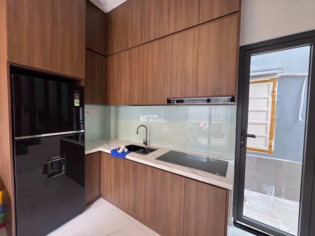 HẺM XE HƠI SÁT VÁCH. HOÀNG HOA THÁM, PHÚ NHUẬN, 3 TẦNG MỚI Ở NGAY. GIẢM 750TR CHỈ 4T TL 