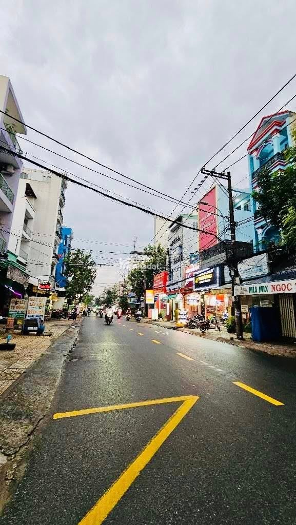 TÂN PHÚ GIÁ BÌNH TÂN TÂN QUÝ  HẺM 6M  SÁT MẶT TIỀN  3 TẦNG  71M NGANG 6.1 CHỈ 7.X