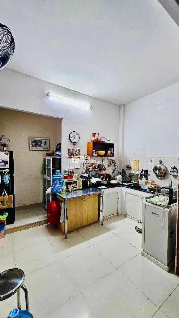 TÂN PHÚ GIÁ BÌNH TÂN TÂN QUÝ  HẺM 6M  SÁT MẶT TIỀN  3 TẦNG  71M NGANG 6.1 CHỈ 7.X