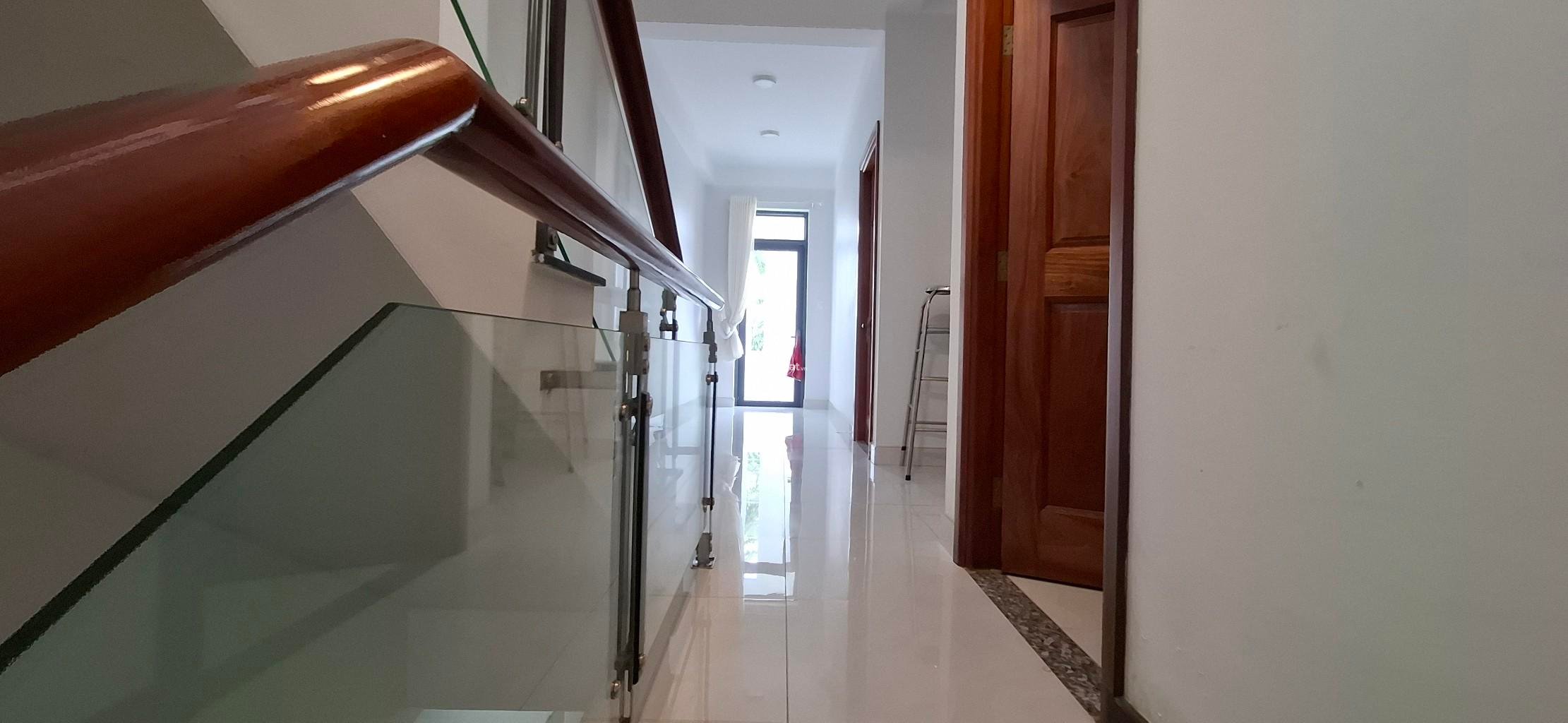 Bán gấp nhà 5 tầng đẹp không tì vết, bình trưng tây Q2, tp Thủ Đức