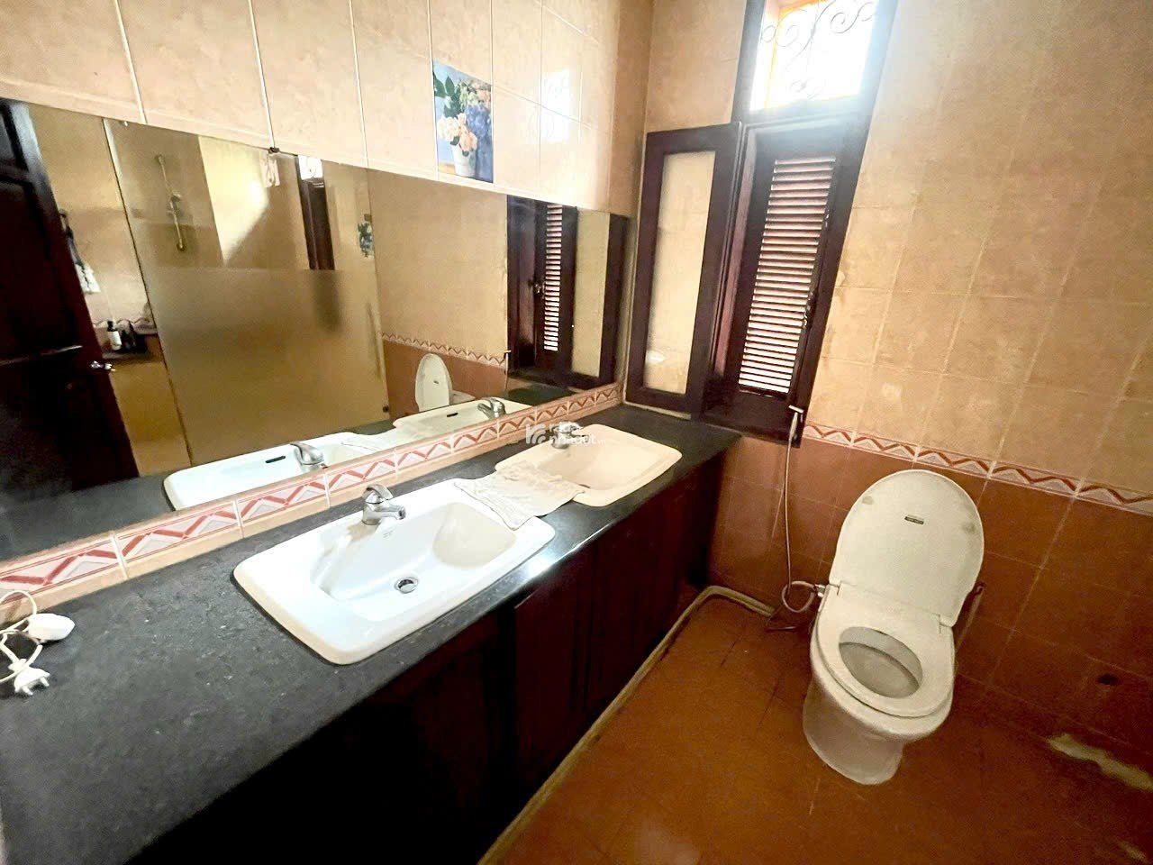 GẤP BÁN BIỆT THỰ CHÂU ÂU NGANG 10.5M - GIẢM 5.35 TỶ CHỈ CÒN 26.65 TỶ