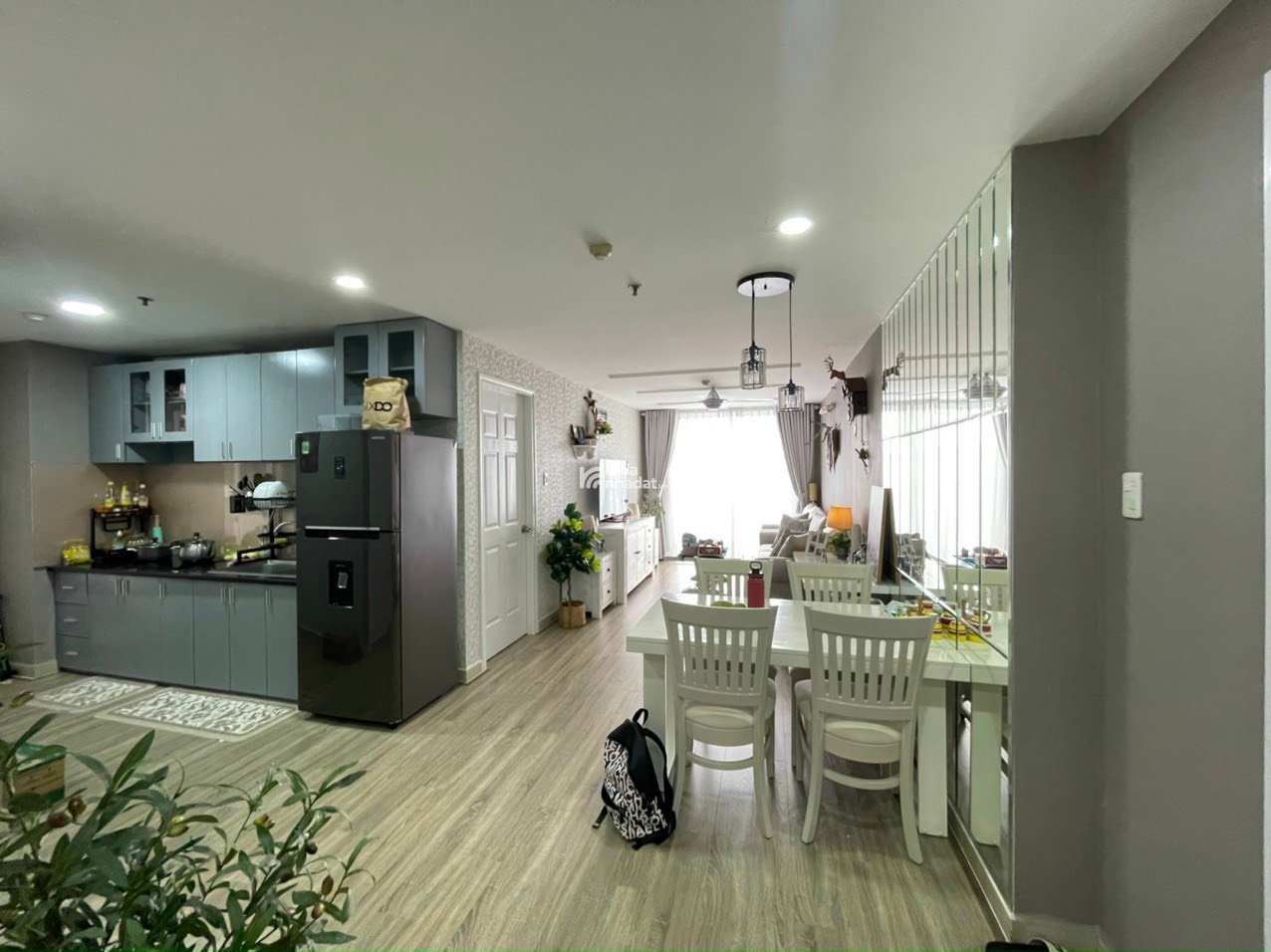 Bán căn hộ CC Bàu Cát II, thang máy, 70m2, 2PN, 2WC, giá 3,3 tỷ, nhà đẹp, view thoáng