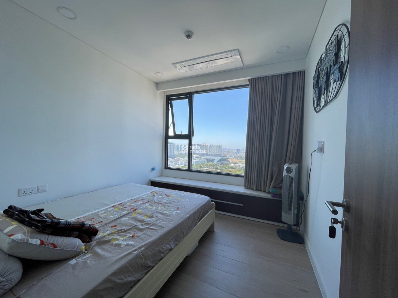 Bán căn hộ CC Bàu Cát II, thang máy, 70m2, 2PN, 2WC, giá 3,3 tỷ, nhà đẹp, view thoáng
