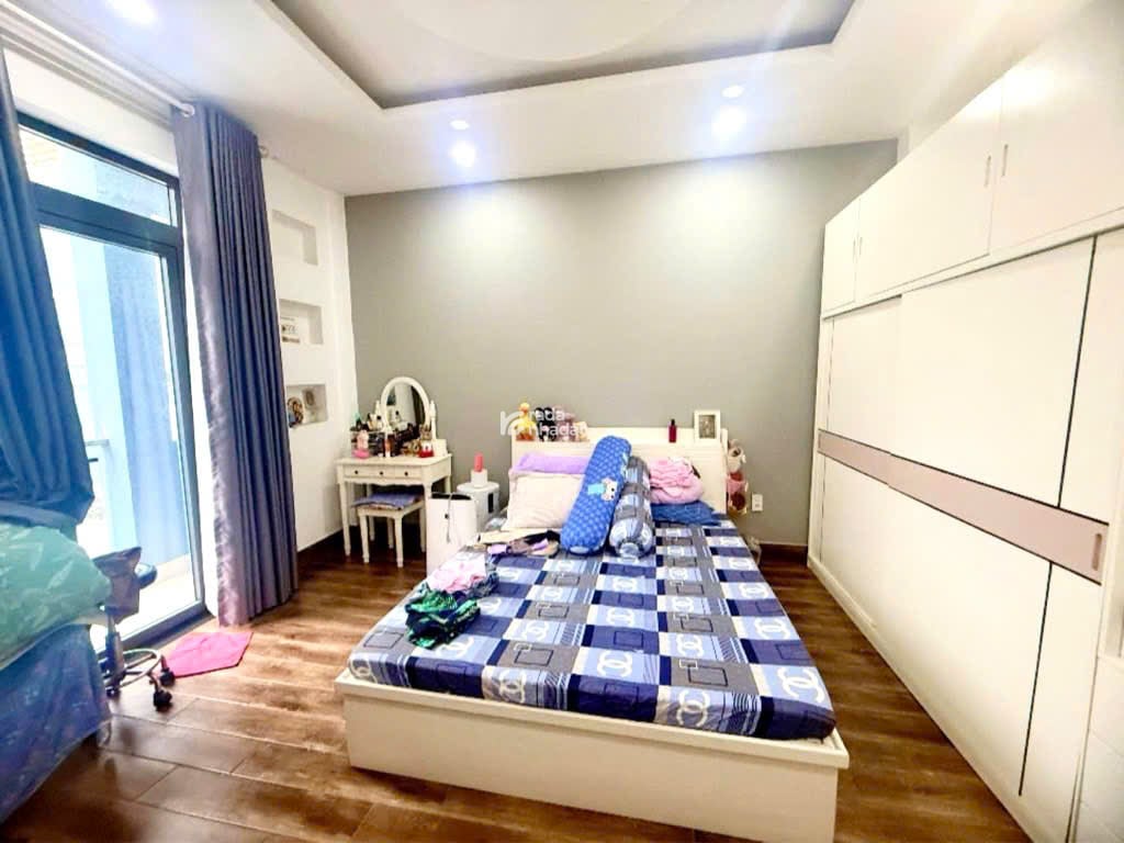 bán nhà 80 m2 3 tầng 6,9 tỷ  hẻm 8 m kinh doanh