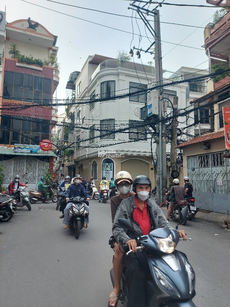 NGAY PEARL, HXH NGUYỄN GIA TRÍ, BÌNH THẠNH, 9M NGAG. CÓ KC DỄ CẢI TẠO MỚI. GIẢM 550TR CHỈ 32T TL 