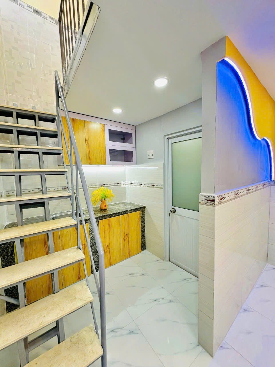 Bán nhà 3 tầng Huỳnh Thiện Lộc, Hòa Thạnh, Tân Phú chỉ 2 tỷ 550