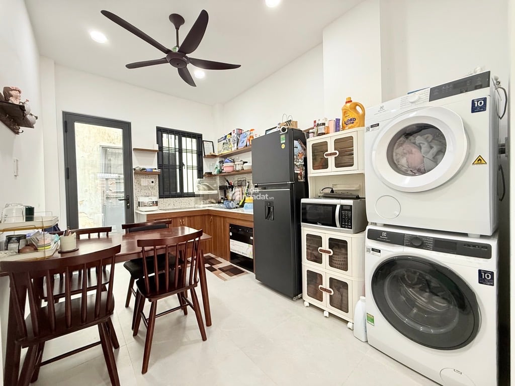 MẶT TIỀN ĐƯỜNG NGUYỄN LÂM - NGAY PHAN ĐĂNG LƯU - XE HƠI TRẢI NHỰA  40M 2 TẦNG - 2 PN 2 WC