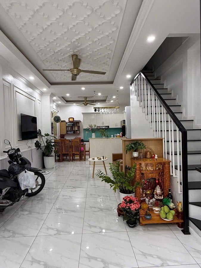 Nhà đẹp Trần Văn Ơn ,Hẻm ô tô vào tận cửa , Giá mềm!