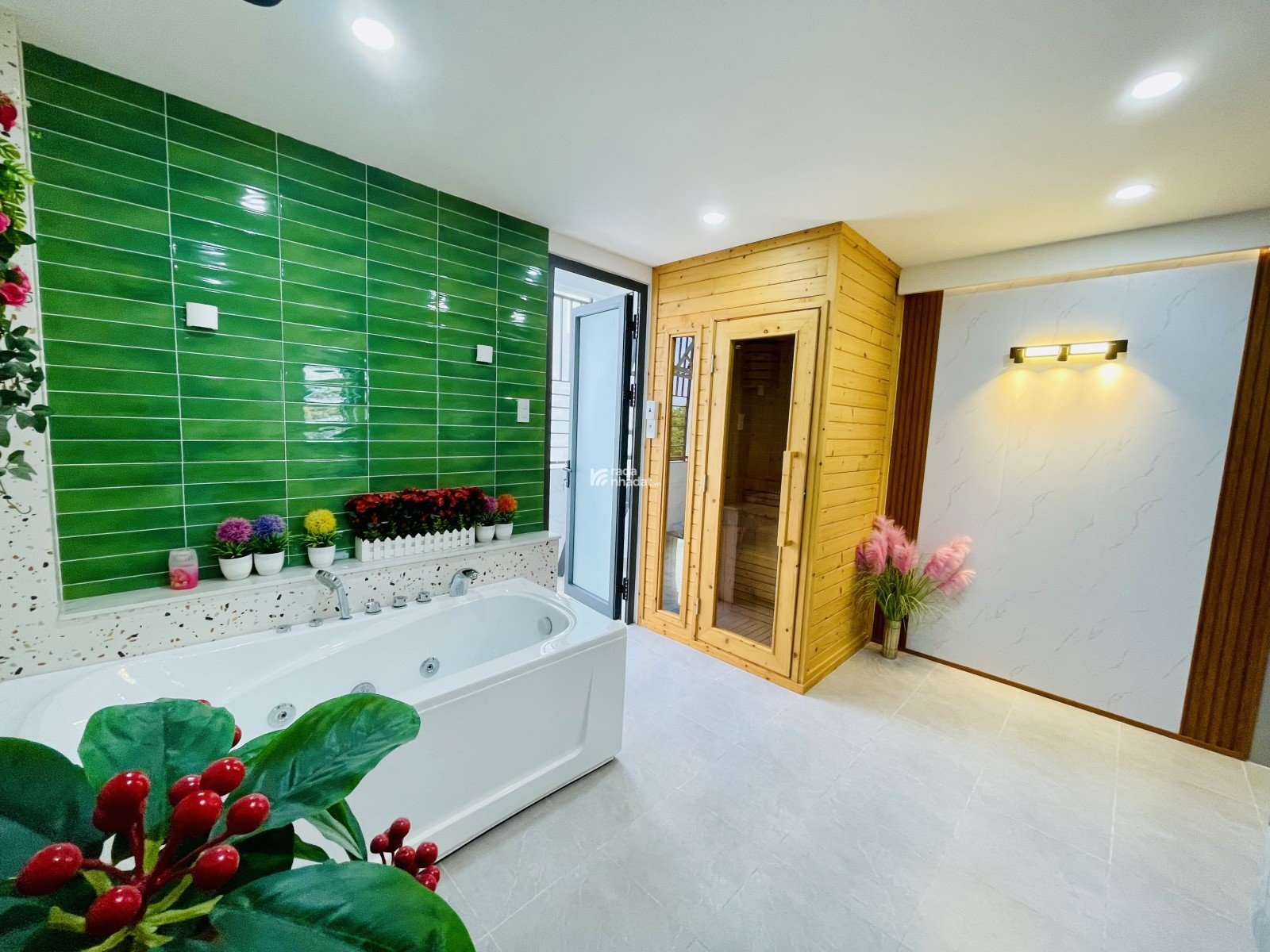 SIÊU PHẨM GÒ VẤP HXH - THANG MÁY XỊN  GARA Ô TÔ - FULL NỘI THẤT - SỔ VUÔNG A4