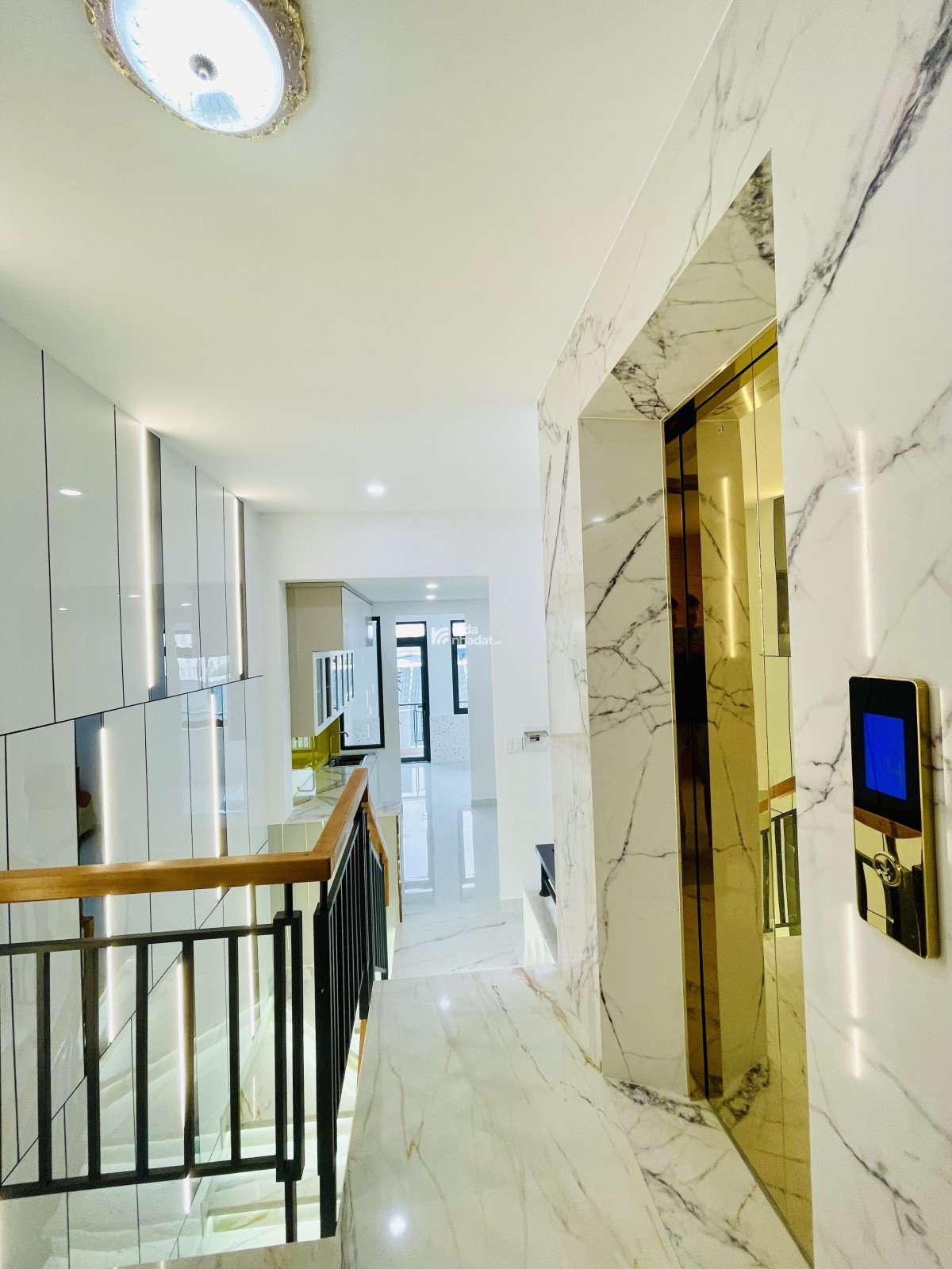 SIÊU PHẨM GÒ VẤP HXH - THANG MÁY XỊN  GARA Ô TÔ - FULL NỘI THẤT - SỔ VUÔNG A4