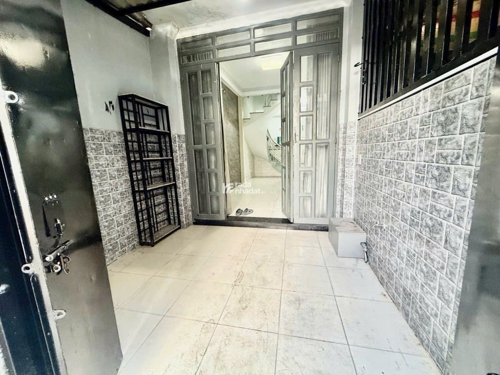 SIÊU RẺ VÀ ĐẸP. NGUYỄN THƯỢNG HIỀN, PHÚ NHUẬN, 4 TẦNG CÓ KC Ở NGAY. GIẢM 350TR CHỈ CÒN 5.5T TL 