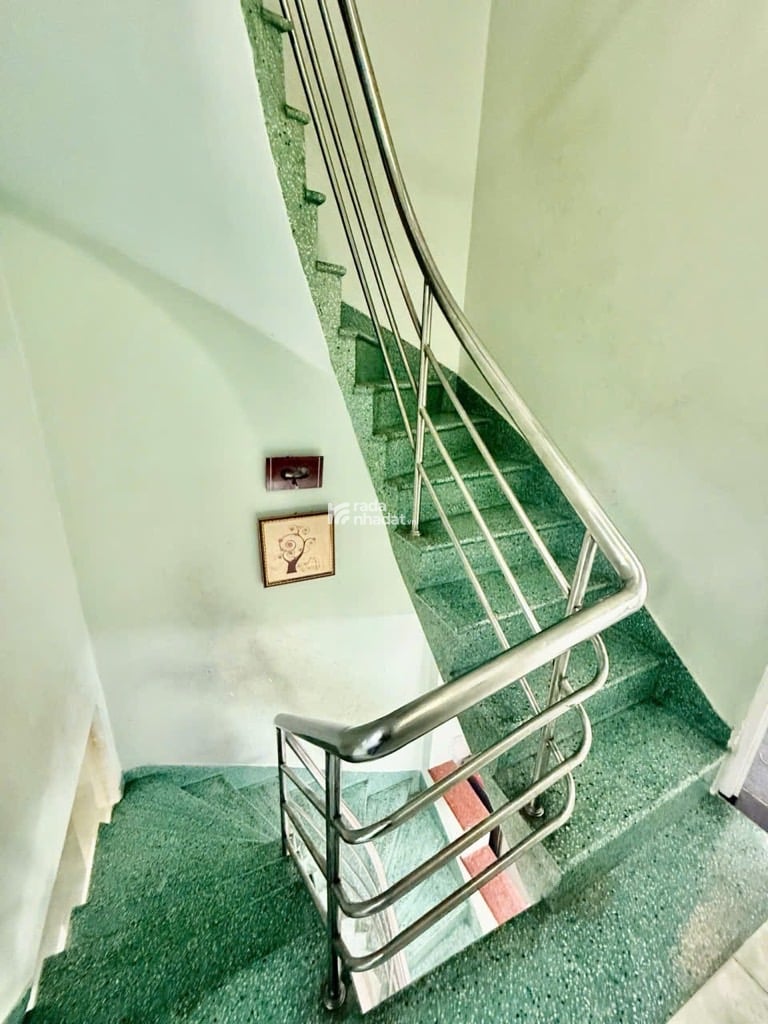 SIÊU RẺ VÀ ĐẸP. NGUYỄN THƯỢNG HIỀN, PHÚ NHUẬN, 4 TẦNG CÓ KC Ở NGAY. GIẢM 350TR CHỈ CÒN 5.5T TL 