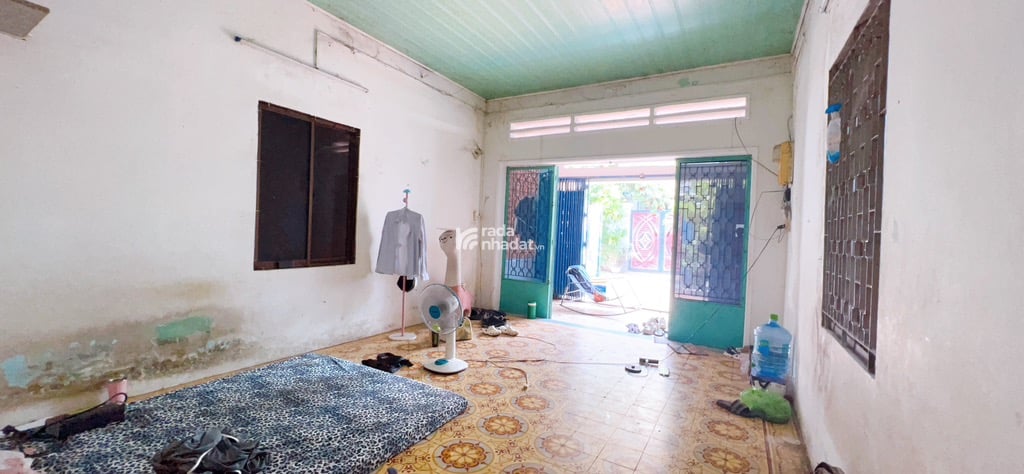 Bán nhà C4 116m2, mặt tiền đường nhánh Lê Văn Việt, giá tốt khu vực