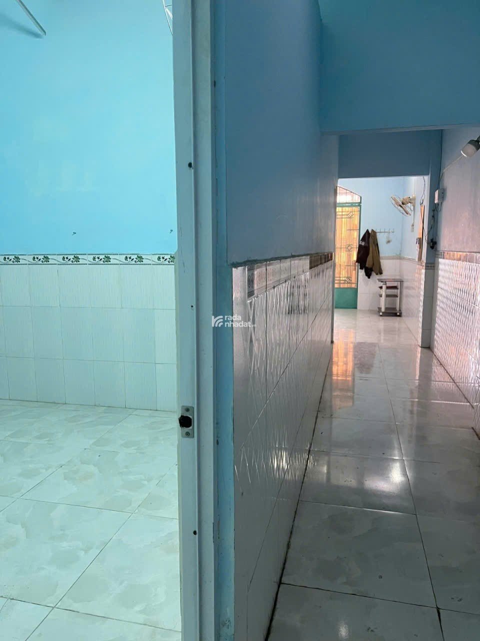 NHÀ CẤP 4 SHR XE HƠI ĐẬU TRONG SÂN RỘNG RÃI HÓC MÔN 