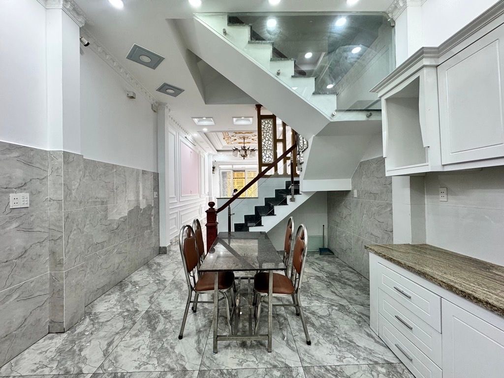 HIẾM 4TẦNG BTCT - KHU PHÂN LÔ ĐỒNG BỘ - 4PN - HẺM NHỰA 6M Ô TÔ THÔNG - 4X14 