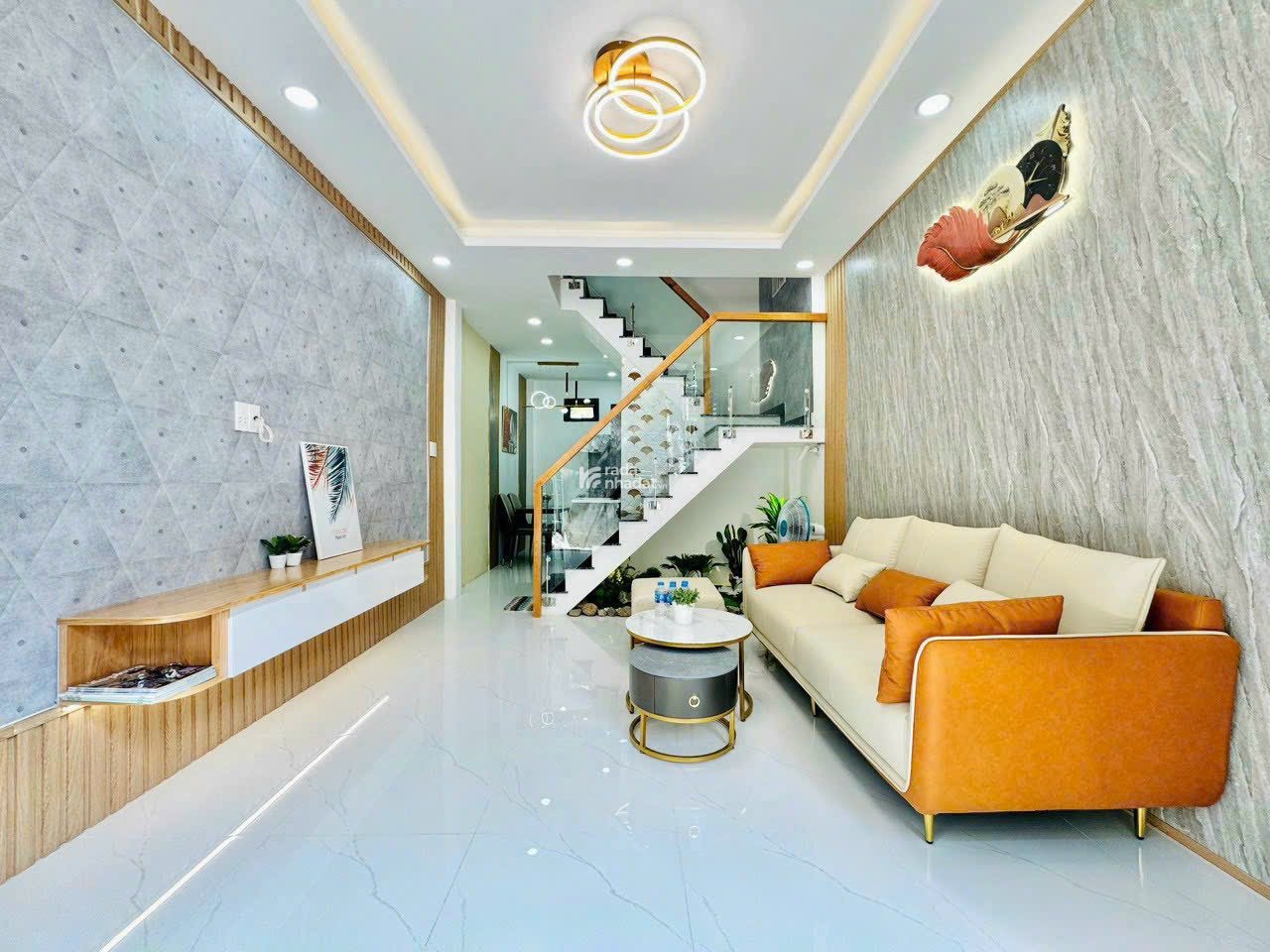 BÁN NHÀ SHR 46,6m2 - Giá 2,25 Tỷ Nguyễn Văn Công P3 , Gò Vấp HCM
