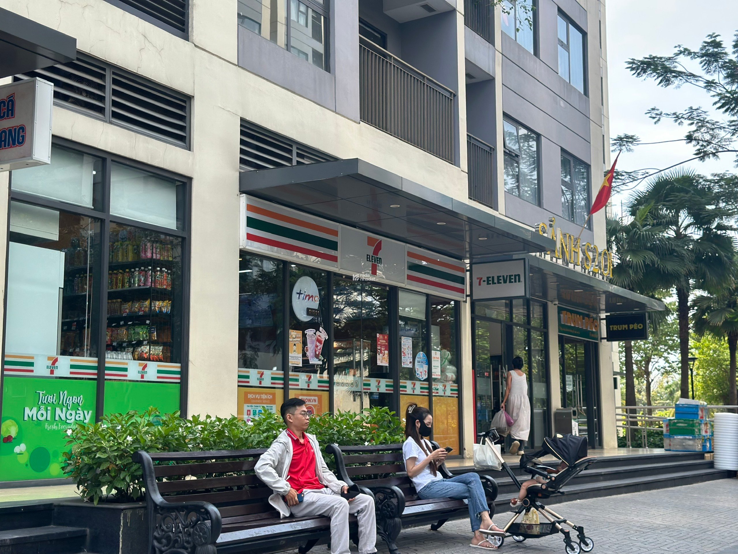 Chuyển Nhượng Shop Mặt Sảnh Rainbow, vi tri tôt, đang cho thuê, co dong tiên ôn đinh