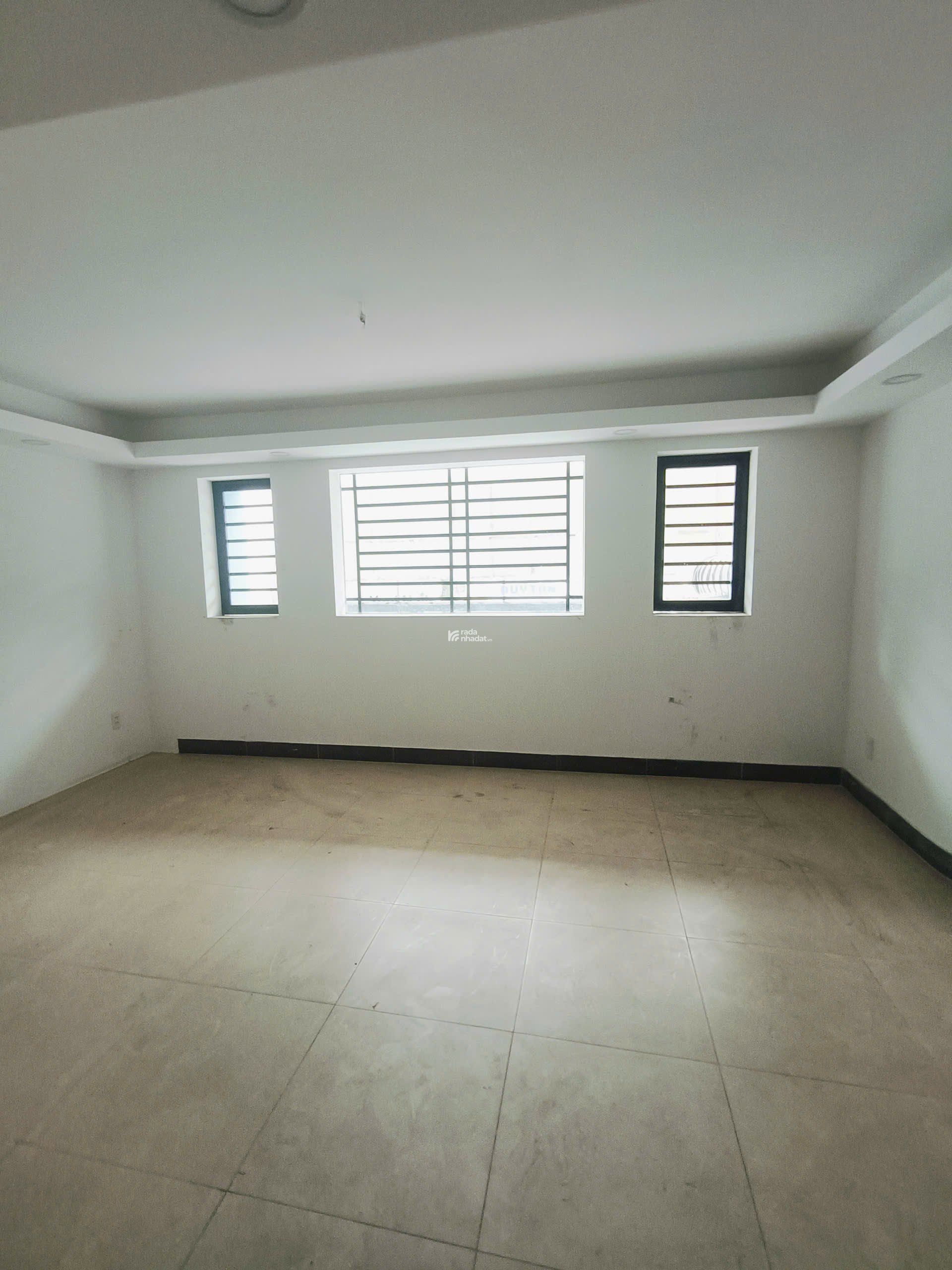 Nhà 6 tầng Thang máy. Mặt tiền Lê Lư .Q Tân Phú. Dt: 4x20m. Giá : 15 Tỷ TL