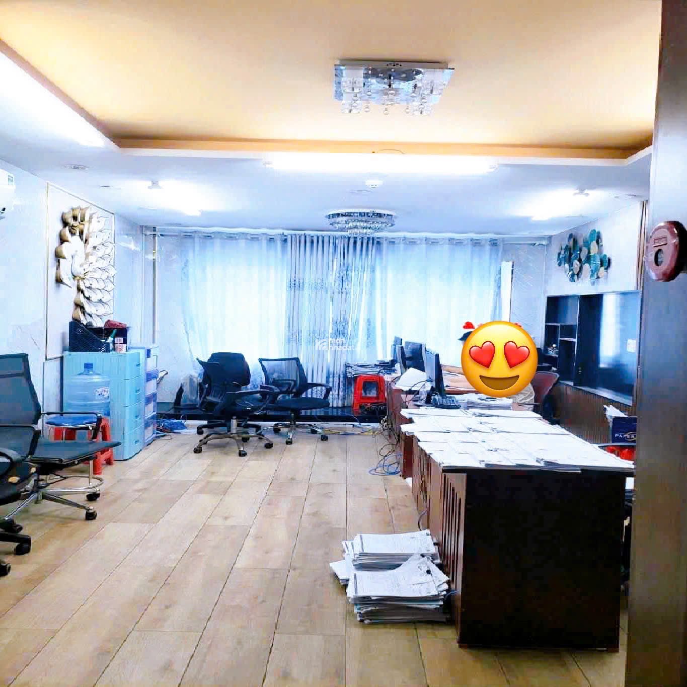 Bán gấp Nhà mặt tiền Tam Đảo - QUẬN 10 - Sổ vuông 4.4x16 m - 5 Tầng - 21 tỷ - Cho thuê 540 tr