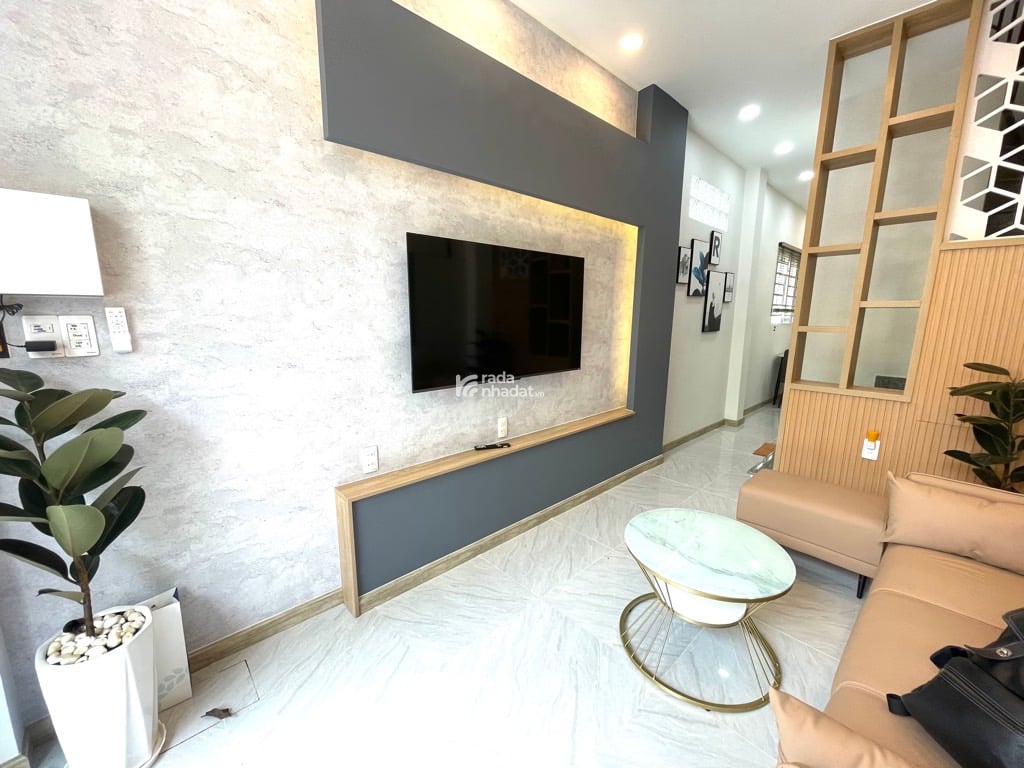 MẶT TIỀN KD NGUYỄN TRỌNG TUYỂN, PHÚ NHUẬN, 25M2 CÓ KC TIỆN CẢI TẠO. GIẢM 2T CHỈ CÒN 6.7T TL 