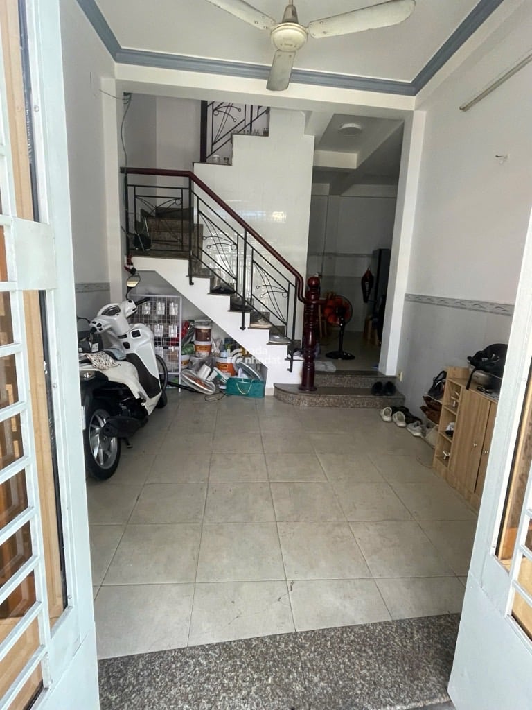 HẺM XE HƠI SÁT VÁCH. HOÀNG HOA THÁM, PHÚ NHUẬN, 3 TẦNG MỚI Ở NGAY. GIẢM 550TR CHỈ CÒN 7.3T TL