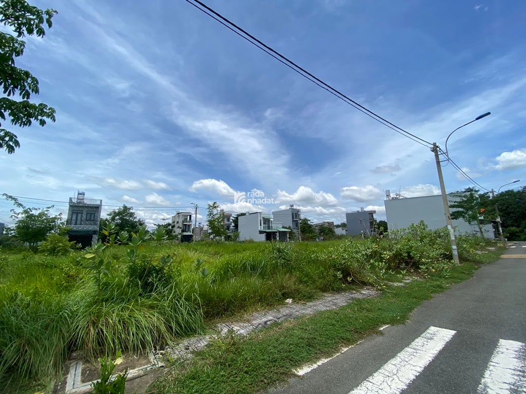 Đầu tư - 4 lô 2.4 tỷ - Phân lô 64m2 vuông - Đường nhựa 10m - 5 phút Vinhomes - Phát triển mạnh