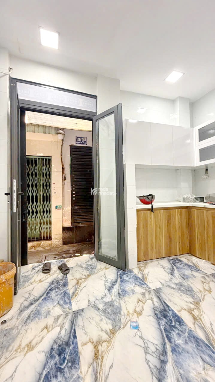 Bán nhà đẹp 2 lầu gần HXH đường Dương Bá Trạc P.2 Quận 8