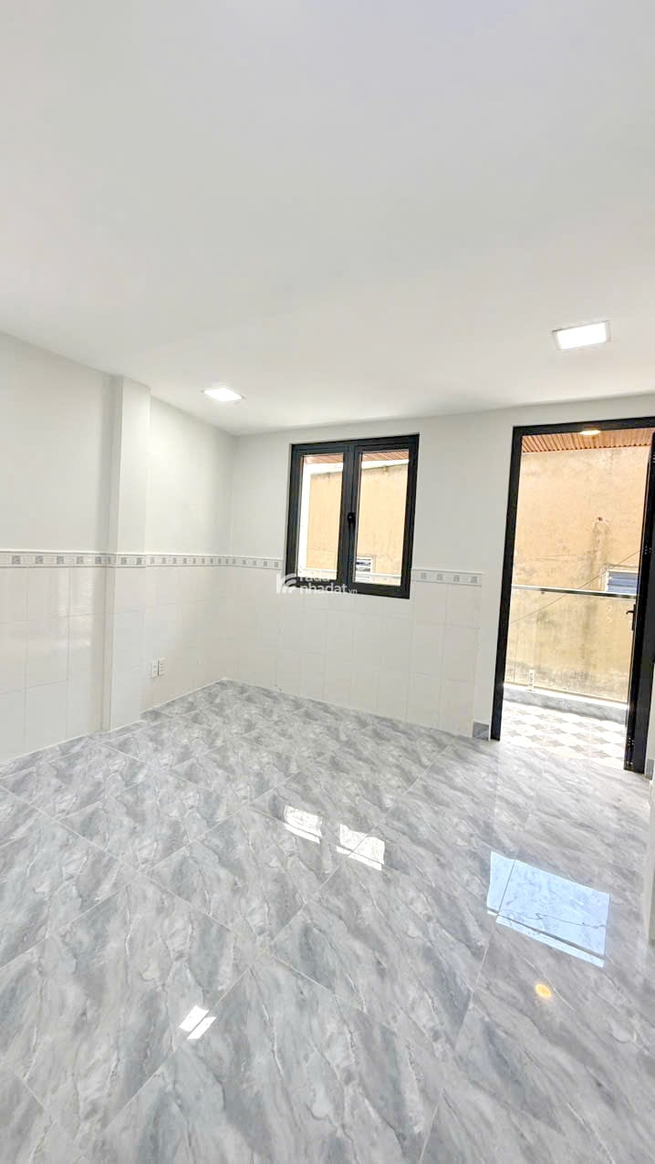 Bán nhà đẹp 2 lầu gần HXH đường Dương Bá Trạc P.2 Quận 8