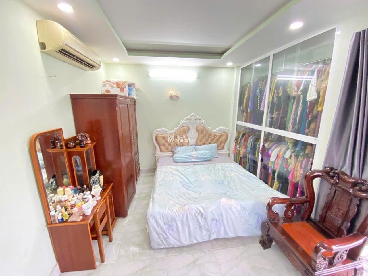Bán nhà 4PN. 1T2L 72m2 ngang 6 đẹp - Ngày GiGamall, HBC, Hẻm xe hơi chỉ 5.55 tỷ TL
